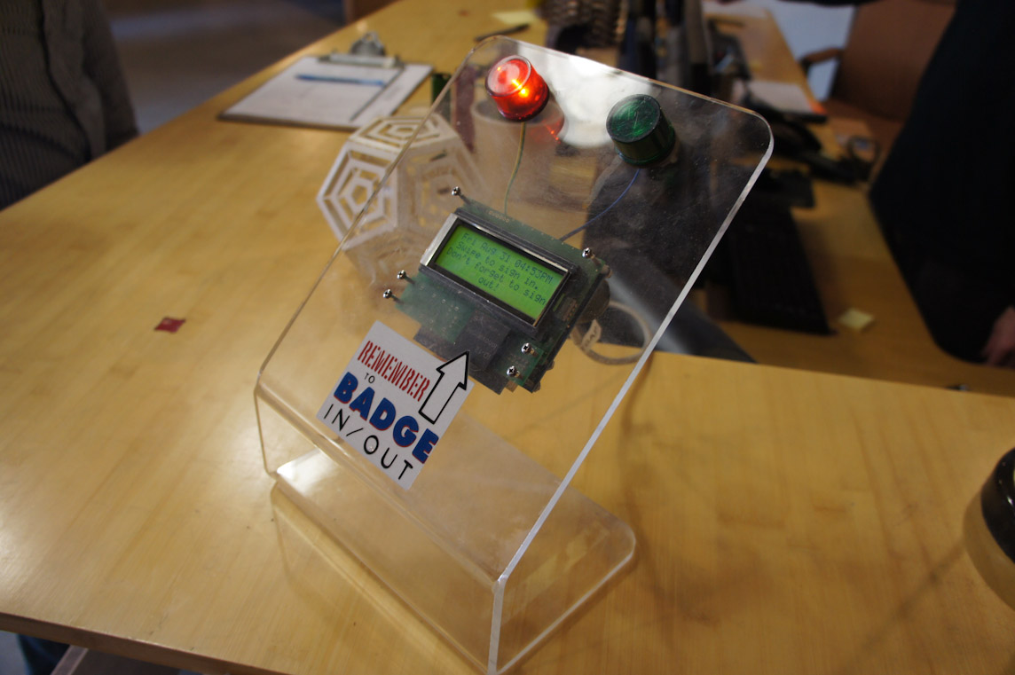 TechShop 自制的打卡器